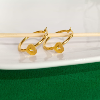 Argollas de acero en forma de corazón