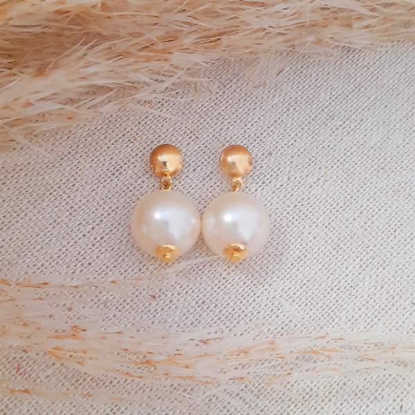Arete pequeño de perlas
